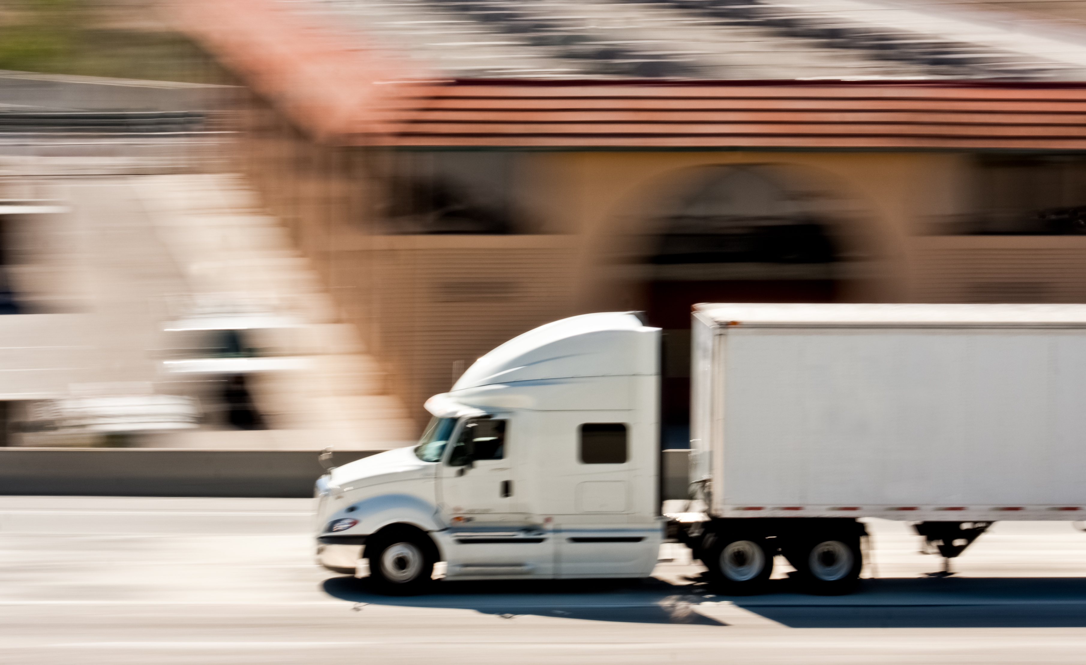 The Difference Between Freight and Courier Shipping