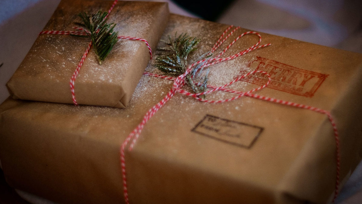 Shipping Holiday Packages (4 Tips for Success)