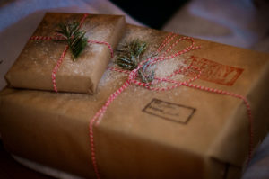 Shipping Holiday Packages (4 Tips for Success)